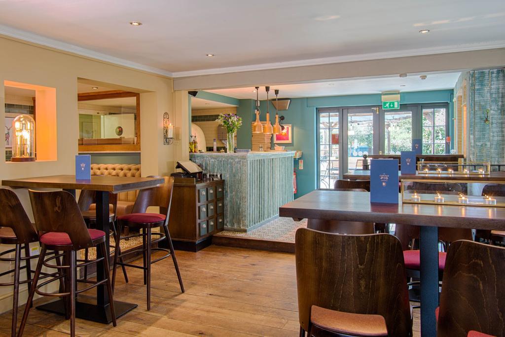 Hotel The Curious Pig In The Parlour Burstow Exterior foto